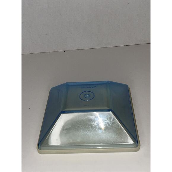 Tupperware 1388 1387 Chip & Dip Get Together Blue w lid 6.5" square USA - Picture 2 of 4